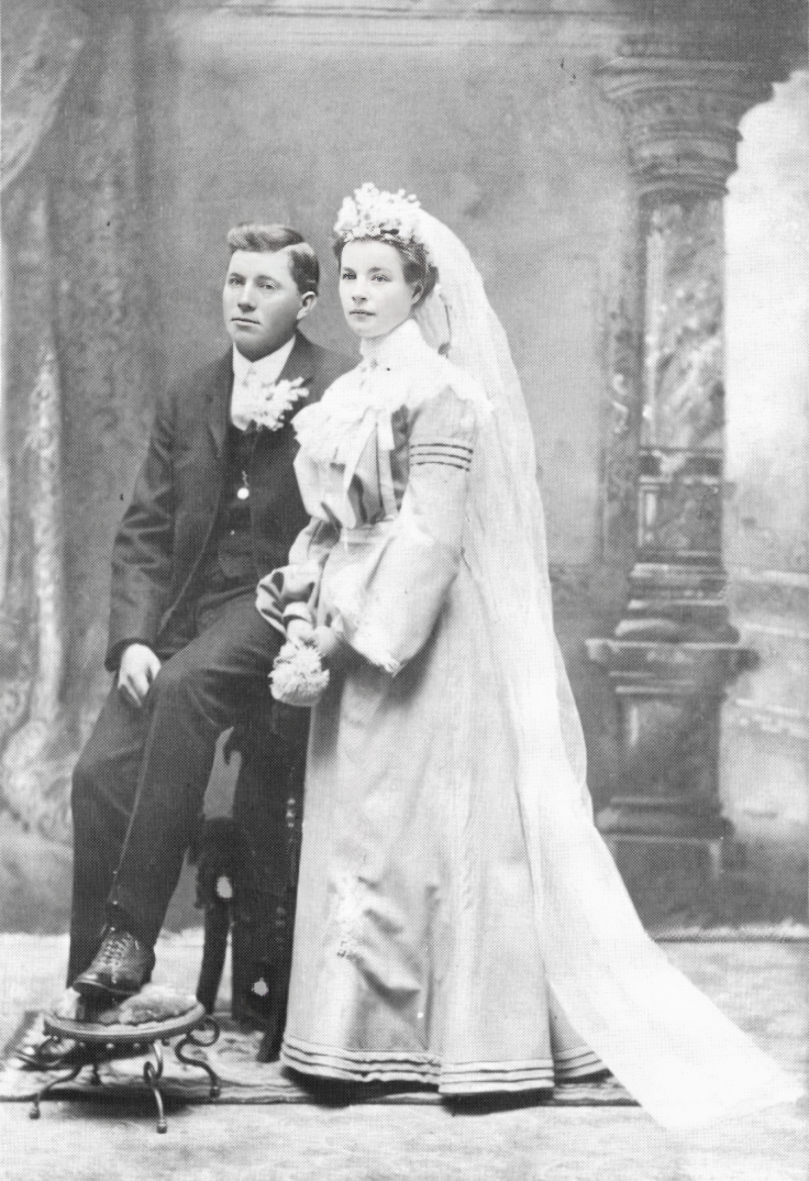 Bernard Joseph Einck and Juliana Emelia Mary Doerr Wedding photo-20 Oct 1903